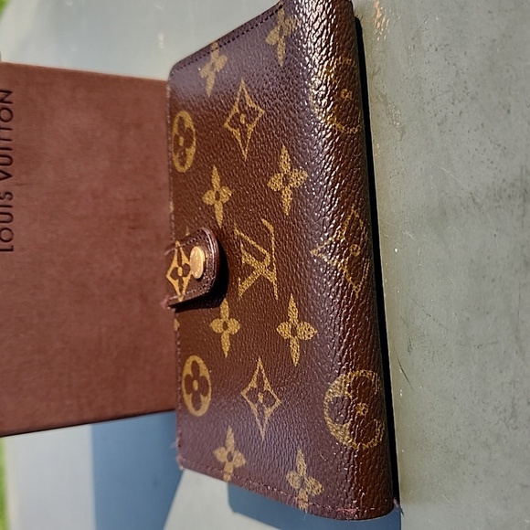 Authentic Louis Vuitton kisslock wallet - Picture 14 of 15